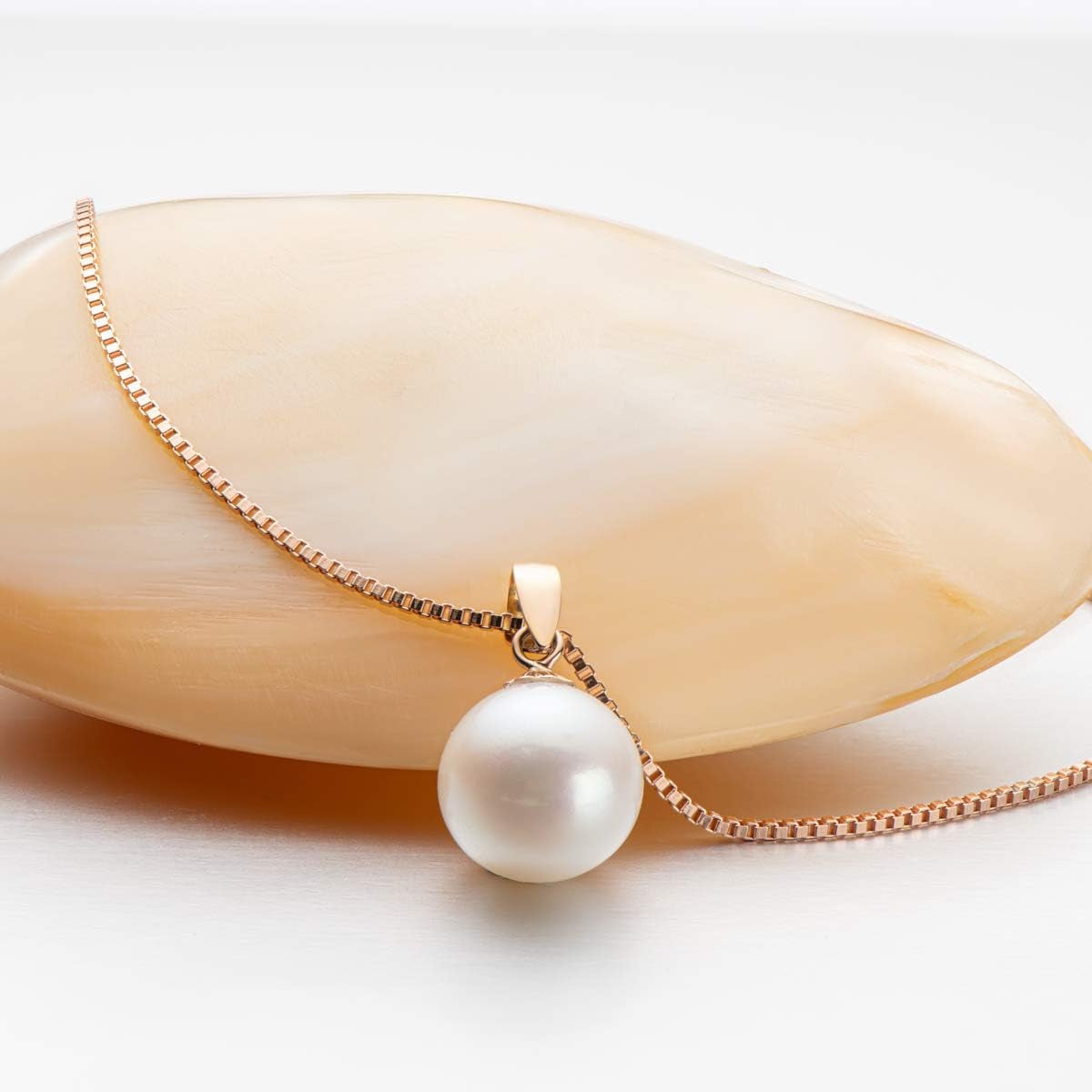 White Pearl Necklace 